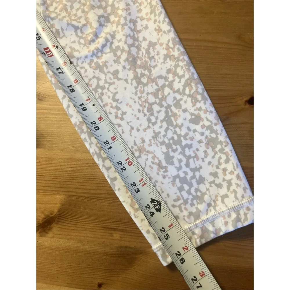 Athleta Women's Salutation Stash Pocket‎ Serpent Light Print Leggings Medium